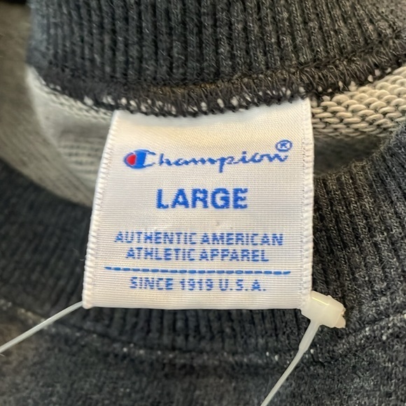 Champion Grey Crew Neck Sweatshirt Pullover NWT Size Large - Picture 5 of 9